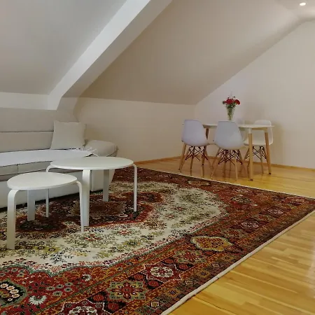 ゲストハウス Dokovic 3*