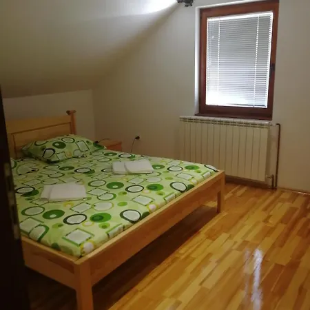 Dokovic ゲストハウス 3*