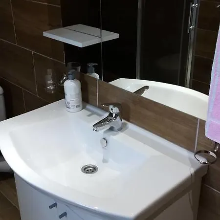 ゲストハウス Dokovic 3*